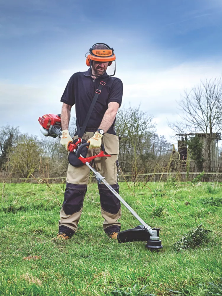 Mountfield MM2605 25.4cc Petrol 4-in-1 Multi-Tool 4 Mountfield MM2605 25.4cc Petrol 4-in-1 Multi-Tool - Image 2