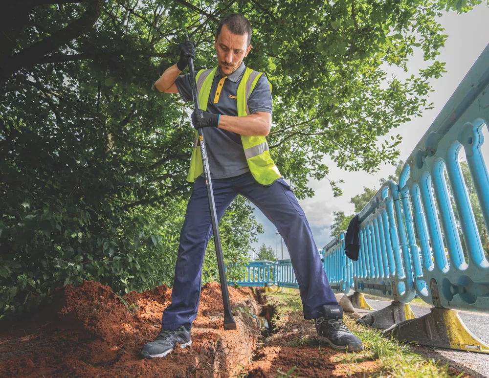 Roughneck 14lb Chisel & Point Digging Bar 50mm X 1520mm 6 Roughneck 14lb Chisel & Point Digging Bar 50mm X 1520mm - Image 4