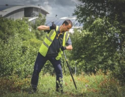 Roughneck 14lb Chisel & Point Digging Bar 50mm X 1520mm 13 Roughneck 14lb Chisel & Point Digging Bar 50mm X 1520mm -Garden Tools 165KG A4