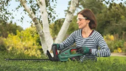 Bosch UniversalHedgeCut 18-50 50cm 18V 1 X 2.5Ah Li-Ion Power For All Brushless Cordless Hedge Trimmer -Garden Tools 273KT A3