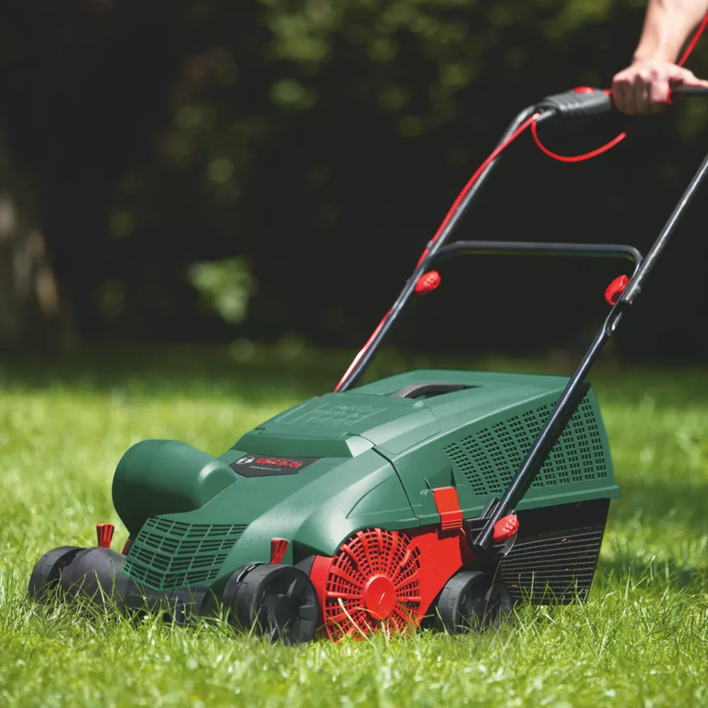 Bosch UniversalRake 900 32cm 900W Lawnraker 240V 7 Bosch UniversalRake 900 32cm 900W Lawnraker 240V - Image 5