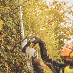 Titan TTB823HDC 50cm 550W 230V Corded Hedge Trimmer -Garden Tools 415PT A2