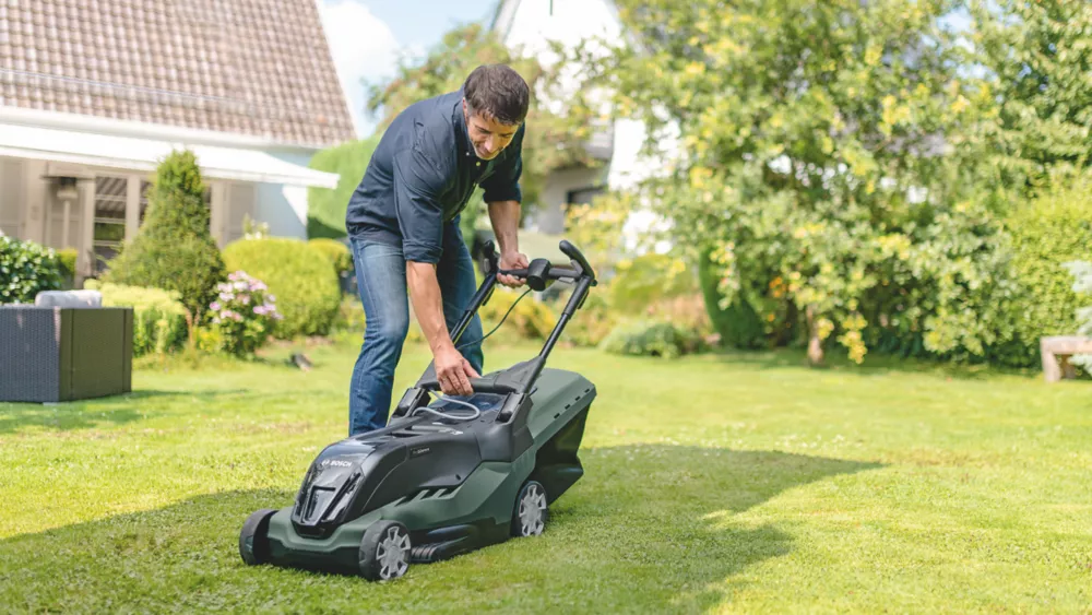 Bosch AdvancedRotak 36-650 36V 1 X 4.0Ah Li-Ion Brushless Cordless 40cm Lawn Mower 6 Bosch AdvancedRotak 36-650 36V 1 X 4.0Ah Li-Ion Brushless Cordless 40cm Lawn Mower - Image 4