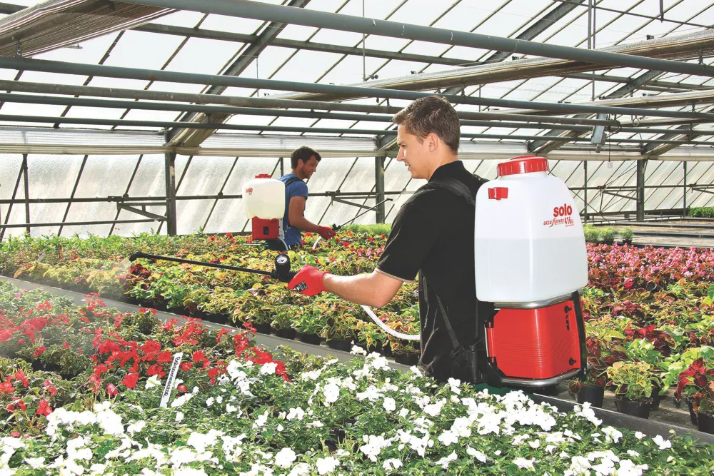 Solo SO416 White Battery-Operated Backpack Sprayer 20Ltr 4 Solo SO416 White Battery-Operated Backpack Sprayer 20Ltr - Image 2