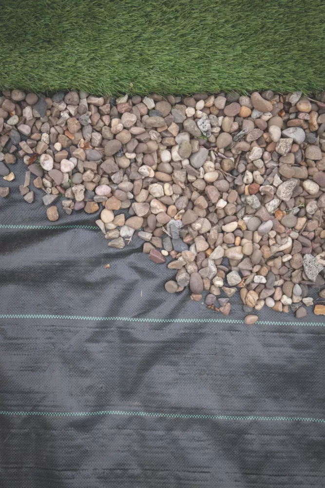 Apollo® Apollo Heavy Duty Weed Control Fabric 14 X 1m 7 Apollo® Apollo Heavy Duty Weed Control Fabric 14 X 1m - Image 5